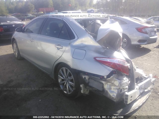 4T1BF1FKXGU128475 - 2016 TOYOTA CAMRY LE/XLE/SE/XSE SILVER photo 3