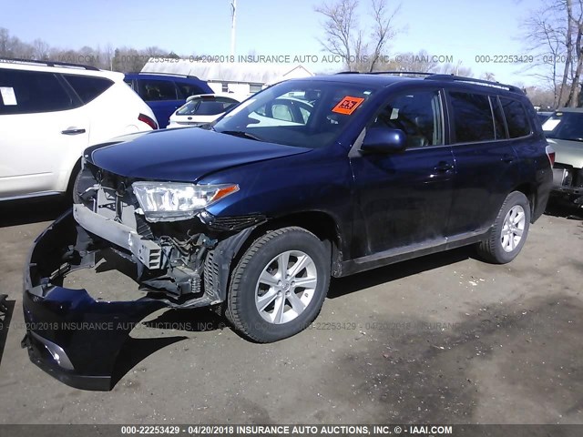 5TDBK3EH5DS178928 - 2013 TOYOTA HIGHLANDER PLUS/SE BLUE photo 2