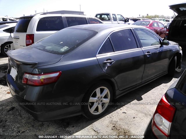 4T1BK46K87U538544 - 2007 TOYOTA CAMRY NEW GENERAT LE/XLE/SE GRAY photo 4