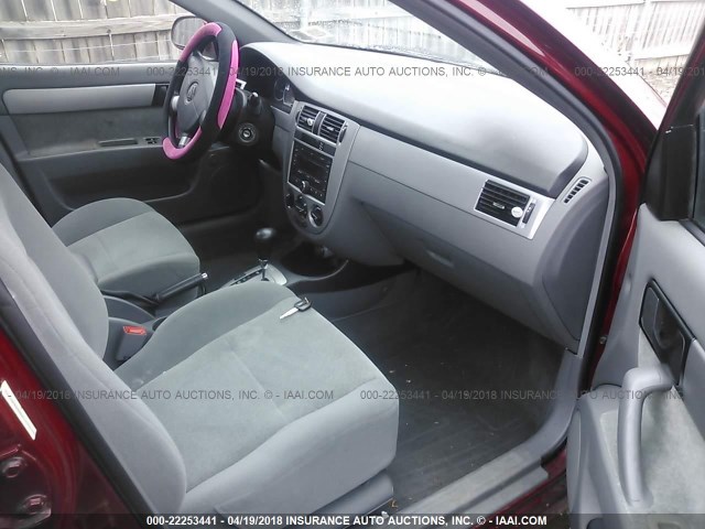 KL5JD56Z05K198656 - 2005 SUZUKI FORENZA S RED photo 5