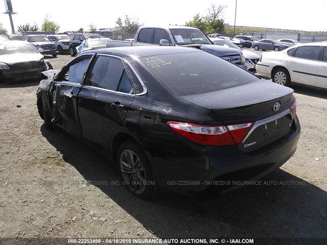 4T1BF1FK2GU595566 - 2016 TOYOTA CAMRY LE/XLE/SE/XSE BLACK photo 3