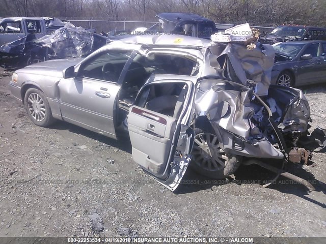 1LNHM81W03Y675129 - 2003 LINCOLN TOWN CAR EXECUTIVE BEIGE photo 3