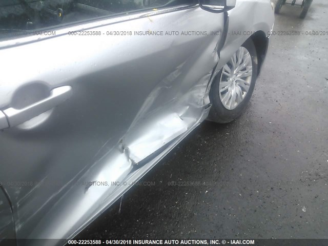 4T4BF1FK8CR217834 - 2012 TOYOTA CAMRY SE/LE/XLE 银色 照片 6