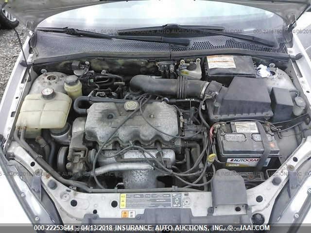 1FAHP34P1YW331840 - 2000 FORD FOCUS SE/SE COMFORT SILVER photo 10