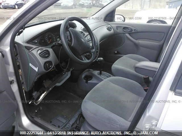 1FAHP34P1YW331840 - 2000 FORD FOCUS SE/SE COMFORT SILVER photo 5