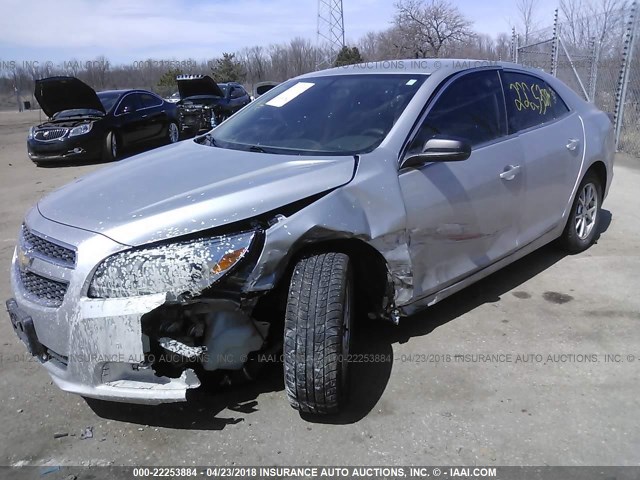 1G11A5SA1DF308228 - 2013 CHEVROLET MALIBU LS 银色 照片 2