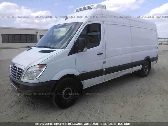 WDYPE8CC2B5509229 - 2011 FREIGHTLINER Sprinter 2500 WHITE photo 2