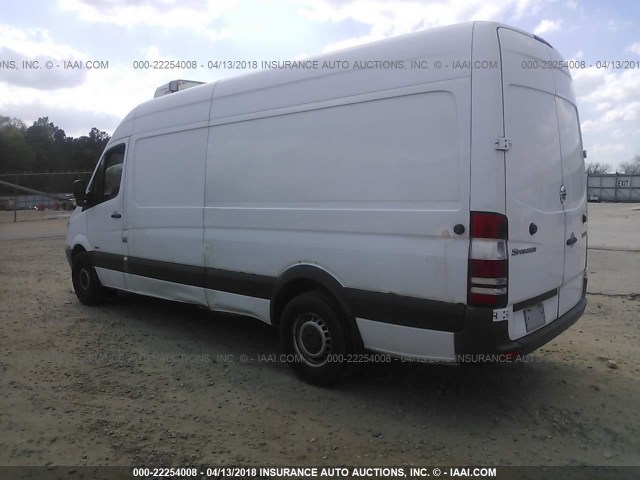 WDYPE8CC2B5509229 - 2011 FREIGHTLINER Sprinter 2500 WHITE photo 3