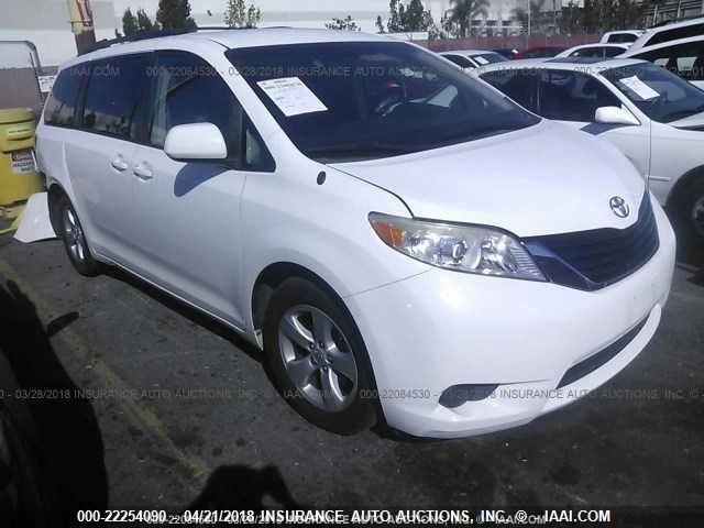 5TDKK3DC4BS170421 - 2011 TOYOTA SIENNA LE WHITE photo 1