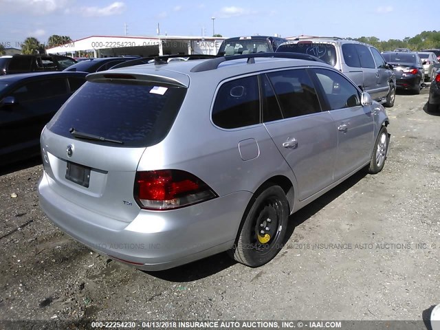 3VWTL7AJ3AM646990 - 2010 VOLKSWAGEN JETTA TDI SILVER photo 4