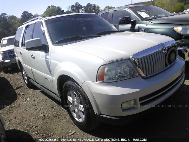5LMFU27545LJ04369 - 2005 LINCOLN NAVIGATOR WHITE photo 1