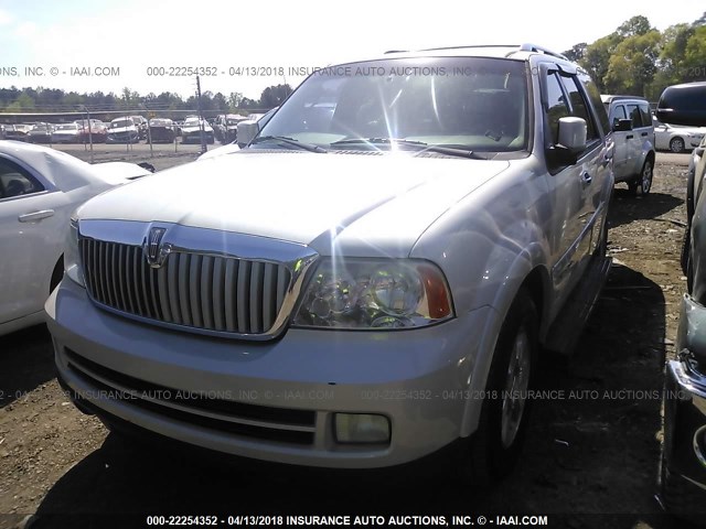 5LMFU27545LJ04369 - 2005 LINCOLN NAVIGATOR WHITE photo 6