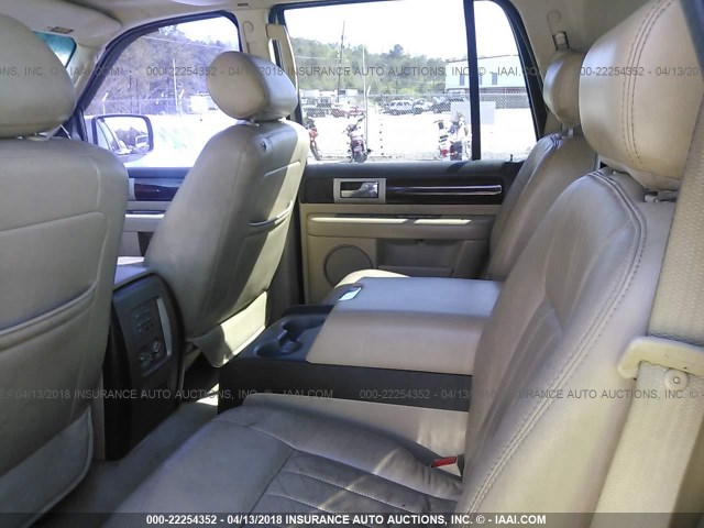 5LMFU27545LJ04369 - 2005 LINCOLN NAVIGATOR WHITE photo 8