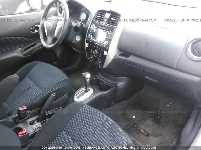 3N1CE2CP0GL394716 - 2016 NISSAN VERSA NOTE S/S PLUS/SV/SL/SR SILVER photo 5