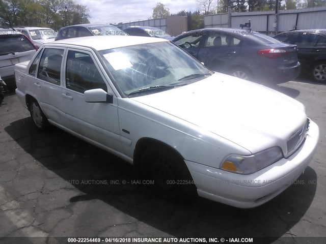 YV1LS558XW1497560 - 1998 VOLVO S70 WHITE photo 1