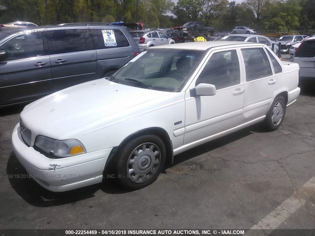 YV1LS558XW1497560 - 1998 VOLVO S70 WHITE photo 2