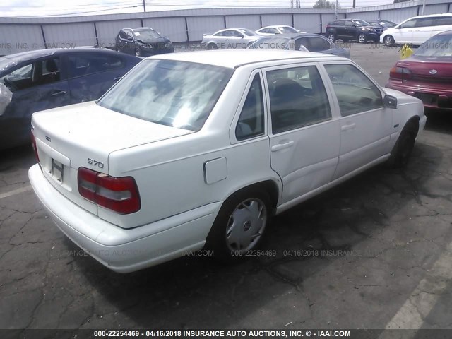 YV1LS558XW1497560 - 1998 VOLVO S70 WHITE photo 4