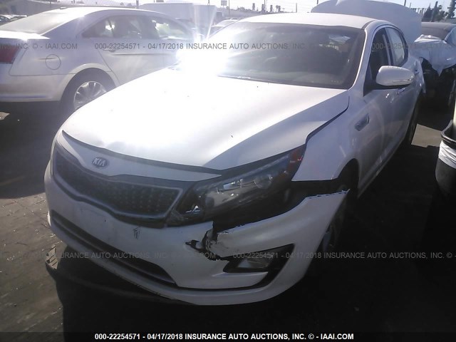 KNAGM4AD7F5087738 - 2015 KIA OPTIMA HYBRID WHITE photo 2