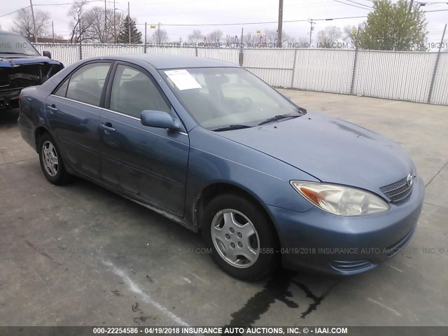 4T1BF32K63U556314 - 2003 TOYOTA CAMRY LE/XLE/SE ლურჯი ფოტო 1