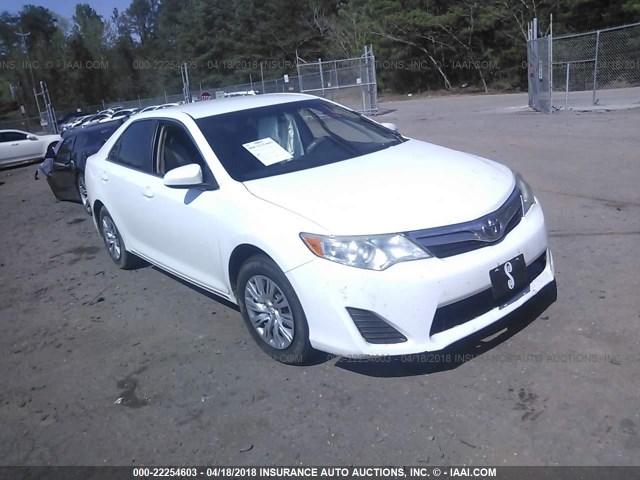 4T1BF1FK8DU254166 - 2013 TOYOTA CAMRY L/SE/LE/XLE 白色 照片 1