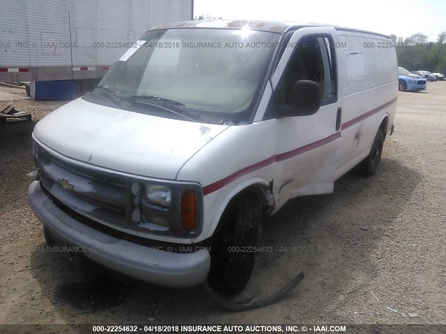 1GCGG25R4Y1184684 - 2000 CHEVROLET EXPRESS G2500  WHITE photo 2