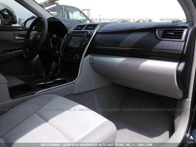 4T4BF1FK0GR574222 - 2016 TOYOTA CAMRY LE/XLE/SE/XSE 黑色 照片 5
