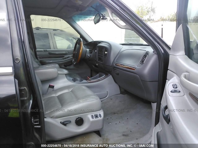 5LMPU28L7XLJ02524 - 1999 LINCOLN NAVIGATOR 黑色 照片 5