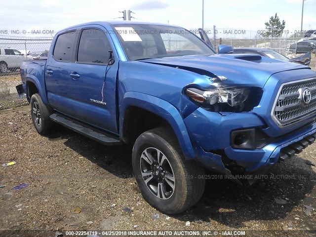 5TFCZ5AN8HX069645 - 2017 TOYOTA TACOMA DBL CAB/SR/TRDSPT/OR/PRO ლურჯი ფოტო 1