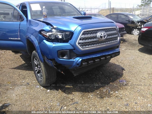 5TFCZ5AN8HX069645 - 2017 TOYOTA TACOMA DBL CAB/SR/TRDSPT/OR/PRO ლურჯი ფოტო 6