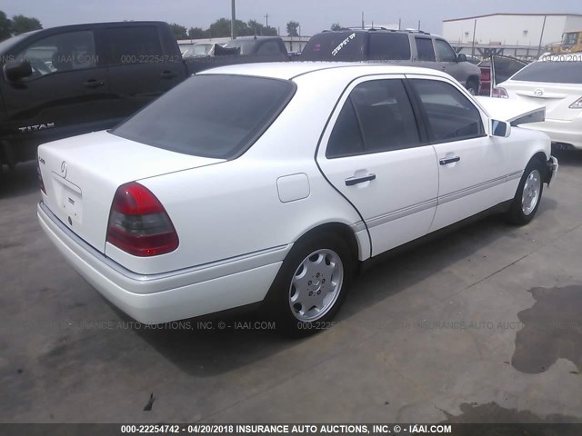 WDBHA22E0RF084060 - 1994 MERCEDES-BENZ C 220 WHITE photo 4