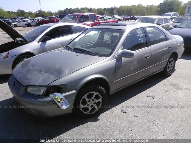 4T1BG22K2WU312669 - 1998 TOYOTA CAMRY CE/LE/XLE 棕色 照片 2