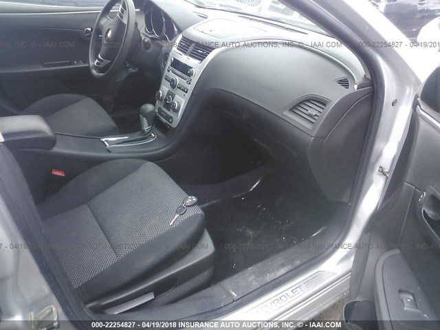 1G1ZC5E18BF204633 - 2011 CHEVROLET MALIBU 1LT 银色 照片 5