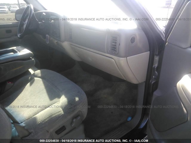 1GNEC16Z22J103773 - 2002 CHEVROLET SUBURBAN C1500 GRAY photo 5