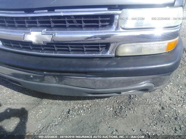 1GNEC16Z22J103773 - 2002 CHEVROLET SUBURBAN C1500 GRAY photo 6