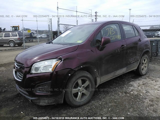 3GNCJNSB9GL261525 - 2016 CHEVROLET TRAX LS MAROON photo 2