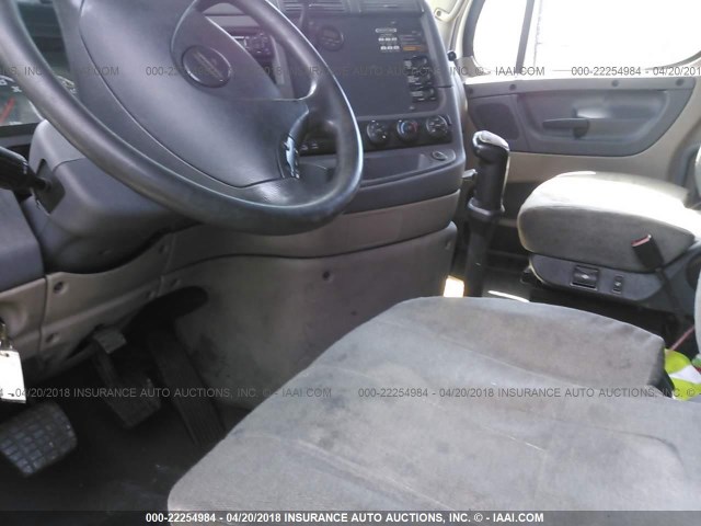 1FUJGLDR7BSAZ3936 - 2011 FREIGHTLINER CASCADIA 125  Unknown photo 5