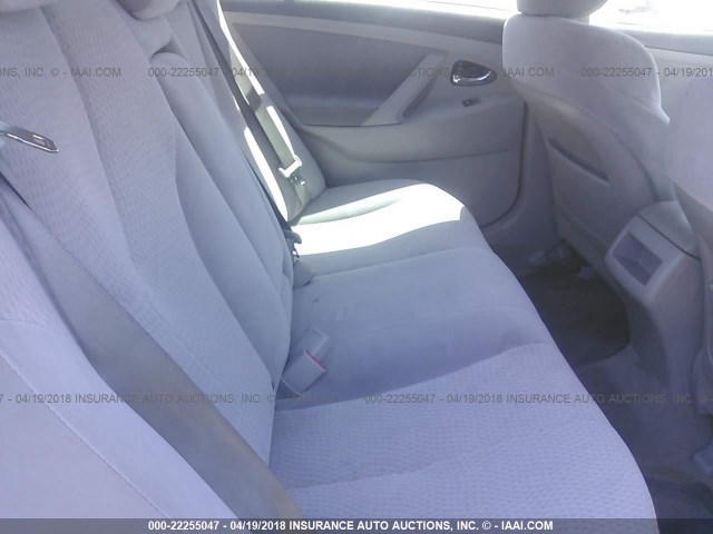 4T1BF3EK7BU696902 - 2011 TOYOTA CAMRY SE/LE/XLE WHITE photo 8