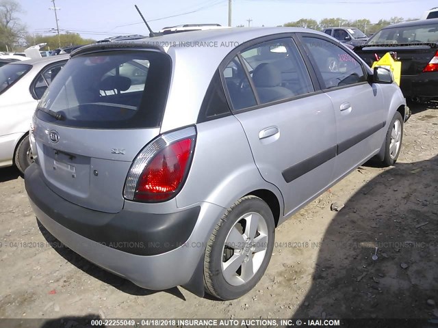 KNADE243396544633 - 2009 KIA RIO 5 SX SILVER photo 4