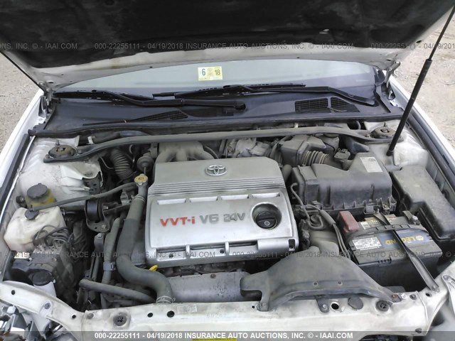 4T1BF30K65U614072 - 2005 TOYOTA CAMRY LE/XLE/SE თეთრი ფოტო 10