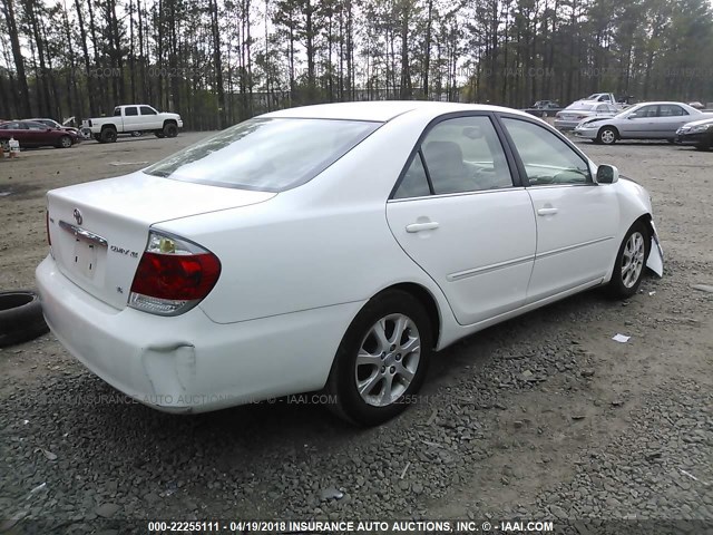 4T1BF30K65U614072 - 2005 TOYOTA CAMRY LE/XLE/SE თეთრი ფოტო 4