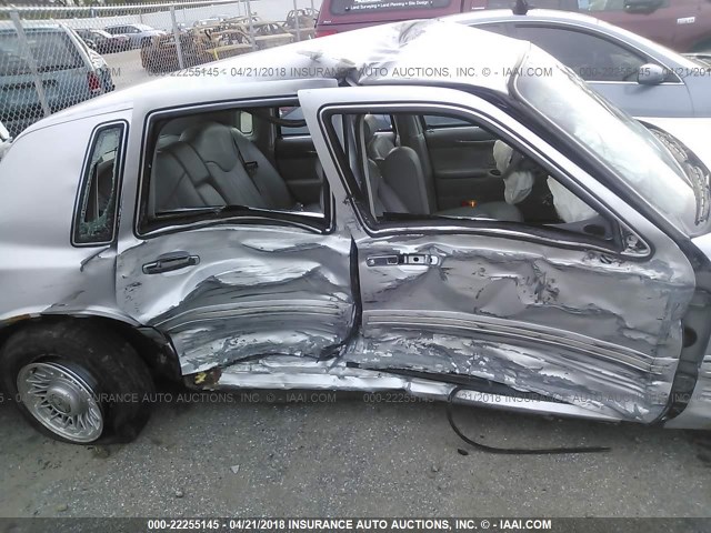 1LNLM81WXSY733336 - 1995 LINCOLN TOWN CAR EXECUTIVE Серебристый фото 6