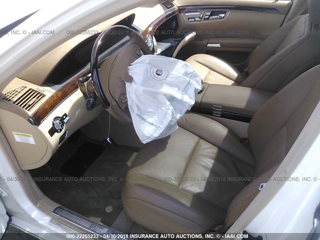 WDDNG71X77A058610 - 2007 MERCEDES-BENZ S 550 WHITE photo 5