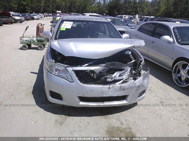 4T1BF3EK2BU766063 - 2011 TOYOTA CAMRY SE/LE/XLE SILVER photo 6
