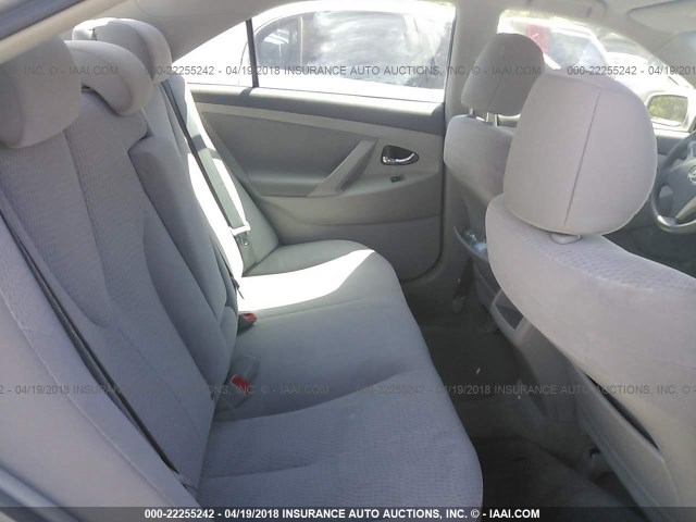 4T1BF3EK2BU766063 - 2011 TOYOTA CAMRY SE/LE/XLE SILVER photo 8