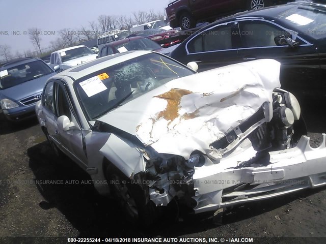 KNAGD128945313100 - 2004 KIA OPTIMA LX/EX WHITE photo 1