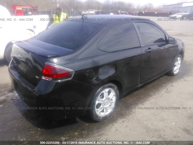 1FAHP3CN3AW251672 - 2010 FORD FOCUS SE BLACK photo 4