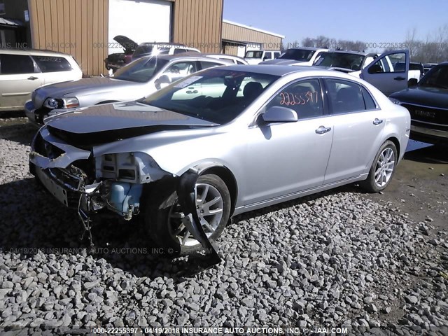 1G1ZE5EB2AF135715 - 2010 CHEVROLET MALIBU LTZ 银色 照片 2