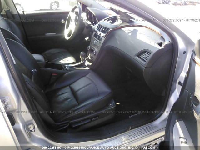 1G1ZE5EB2AF135715 - 2010 CHEVROLET MALIBU LTZ 银色 照片 5