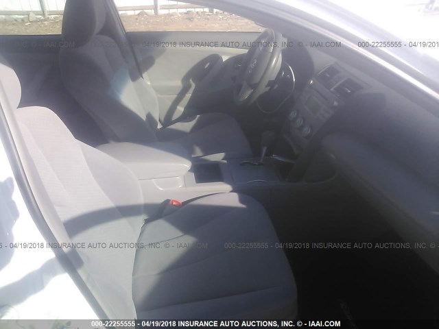 4T1BE46K39U862785 - 2009 TOYOTA CAMRY SE/LE/XLE WHITE photo 5