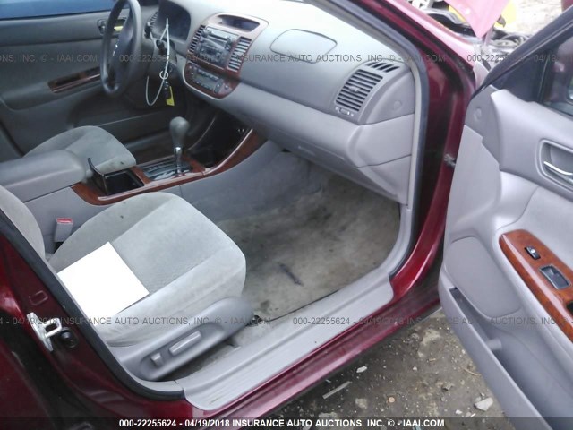 4T1BE32K82U036651 - 2002 TOYOTA CAMRY LE/XLE/SE მუქწითელი ფოტო 5